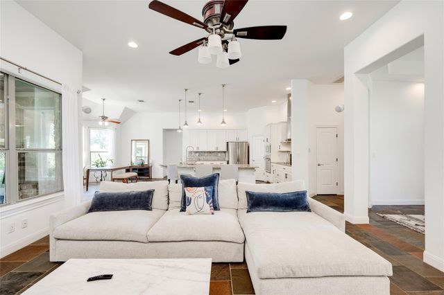 1005 Cedar Park DR, Cedar Park, TX 78613