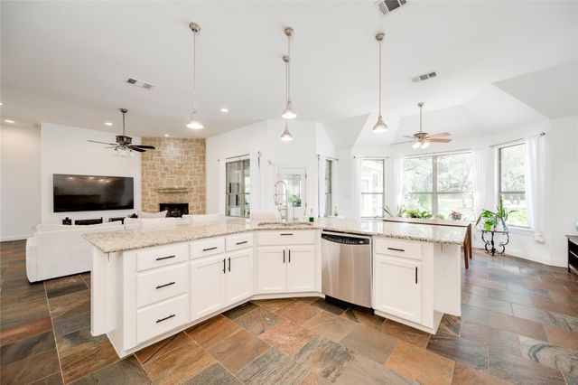 1005 Cedar Park DR, Cedar Park, TX 78613
