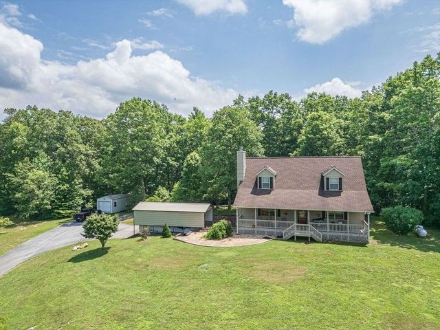 334 Avery Scroggs Rd, Hayesville, NC 28904