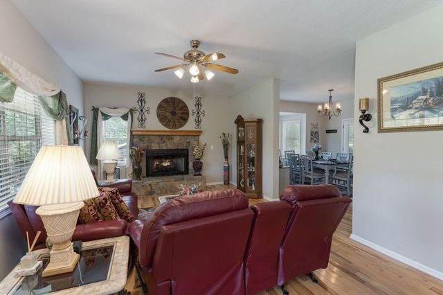 334 Avery Scroggs Rd, Hayesville, NC 28904