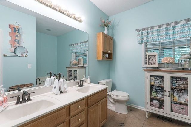 334 Avery Scroggs Rd, Hayesville, NC 28904