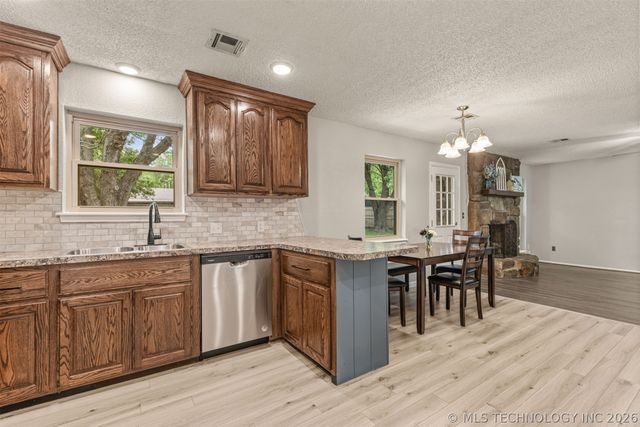 13629 S 285th East Avenue, Coweta, OK 74429