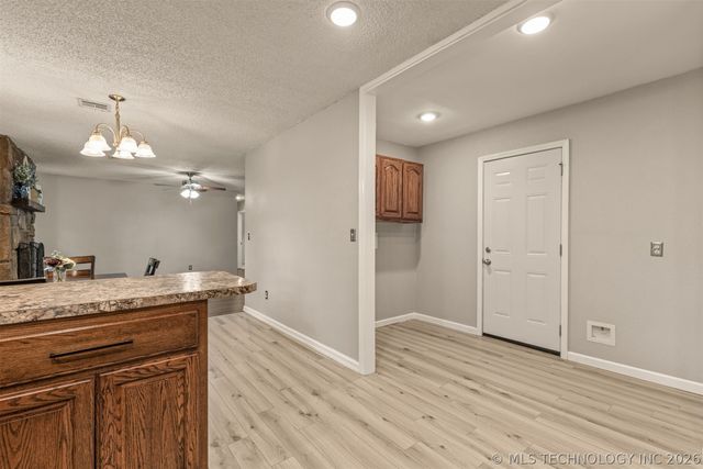 13629 S 285th East Avenue, Coweta, OK 74429