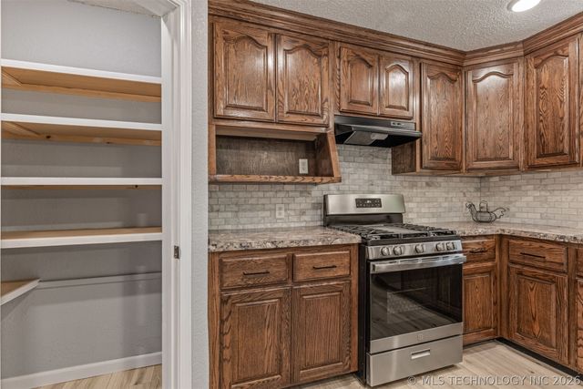 13629 S 285th East Avenue, Coweta, OK 74429