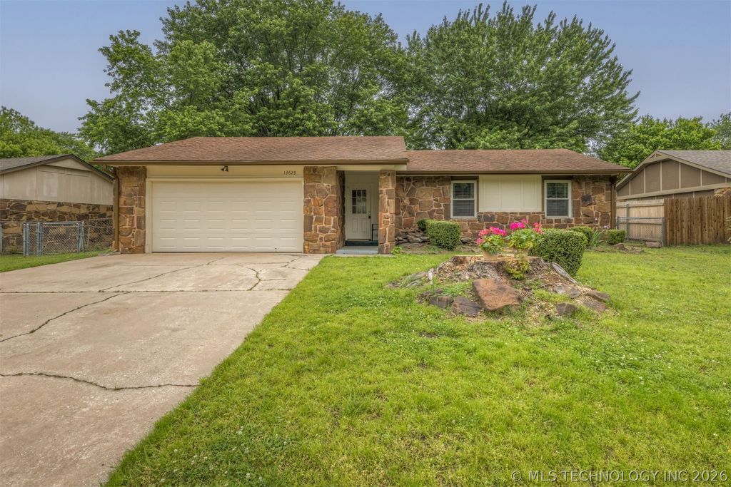 13629 S 285th East Avenue, Coweta, OK 74429
