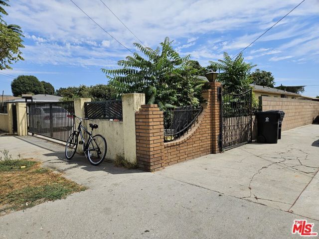 2238 E 120th Street, Los Angeles, CA 90059