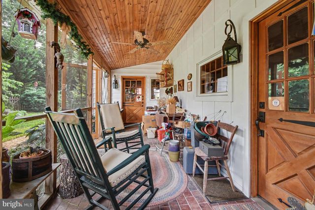 142 OXFORD CIR, Eagleville, PA 19403