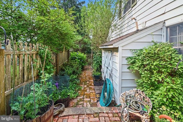 142 OXFORD CIR, Eagleville, PA 19403