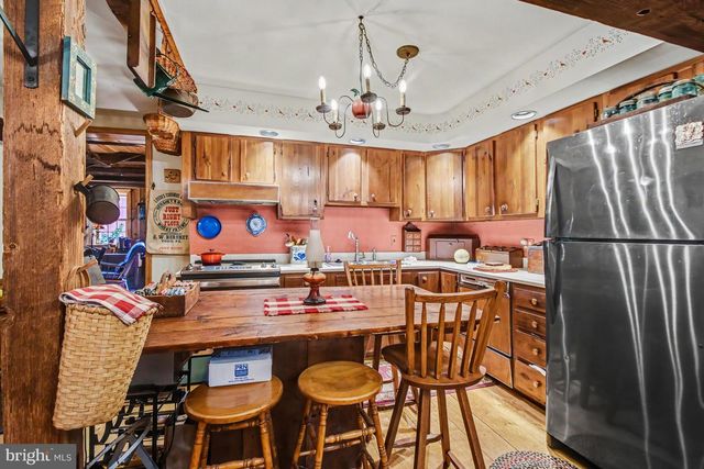 142 OXFORD CIR, Eagleville, PA 19403