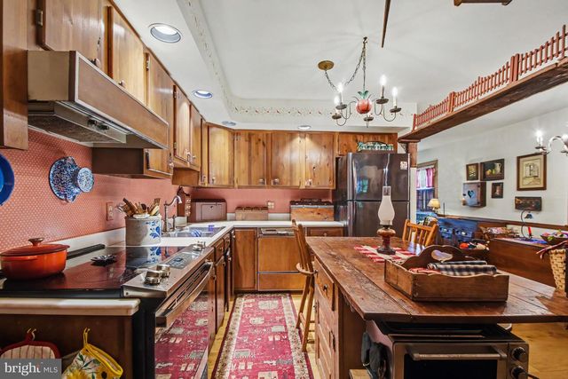 142 OXFORD CIR, Eagleville, PA 19403