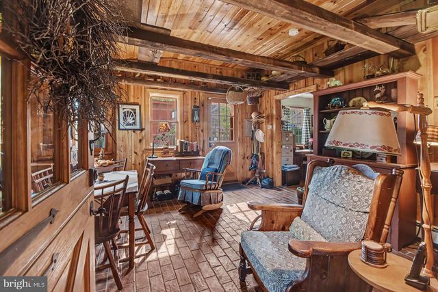 142 OXFORD CIR, Eagleville, PA 19403
