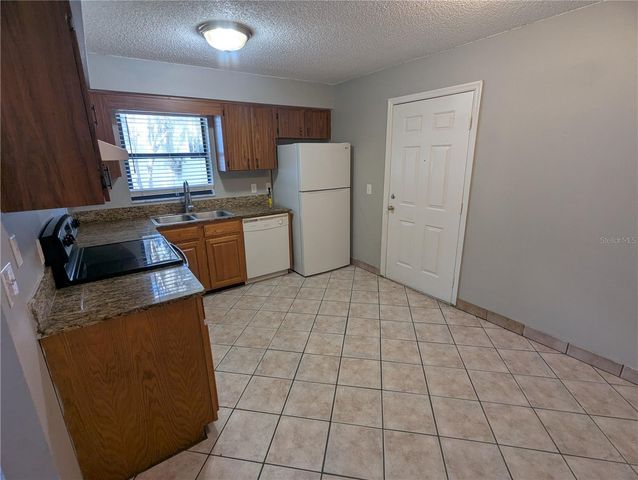 910 SOUTH CENTER STREET 910, Eustis, FL 32726