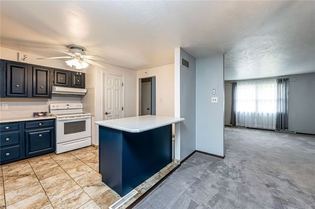 621 Sandy Hill Rd, Manor, PA 15642