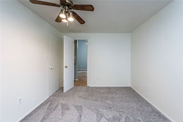 621 Sandy Hill Rd, Manor, PA 15642