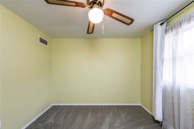621 Sandy Hill Rd, Manor, PA 15642