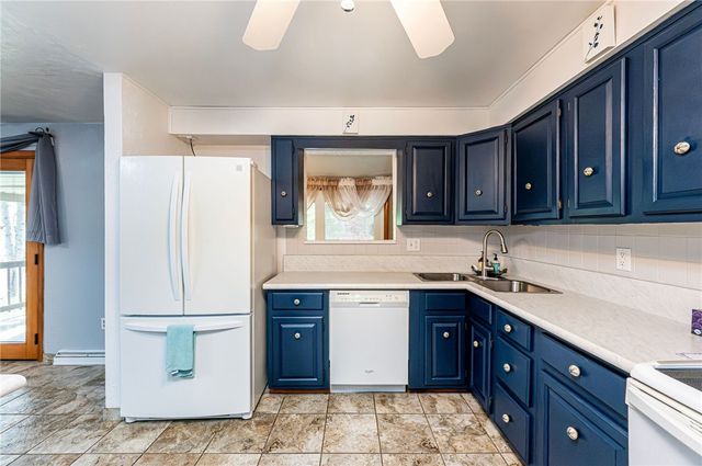 621 Sandy Hill Rd, Manor, PA 15642