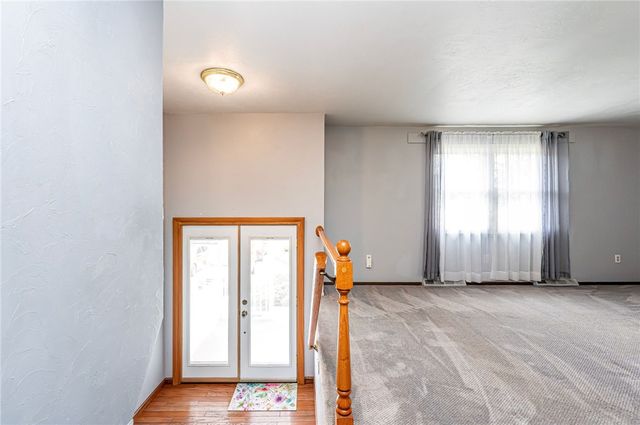 621 Sandy Hill Rd, Manor, PA 15642