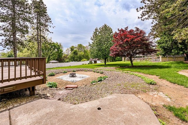 621 Sandy Hill Rd, Manor, PA 15642