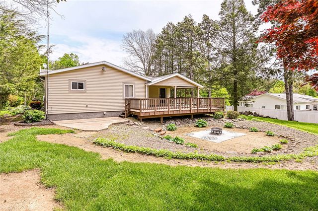 621 Sandy Hill Rd, Manor, PA 15642