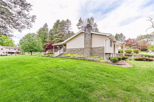 621 Sandy Hill Rd, Manor, PA 15642
