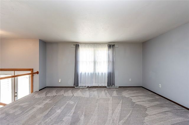 621 Sandy Hill Rd, Manor, PA 15642