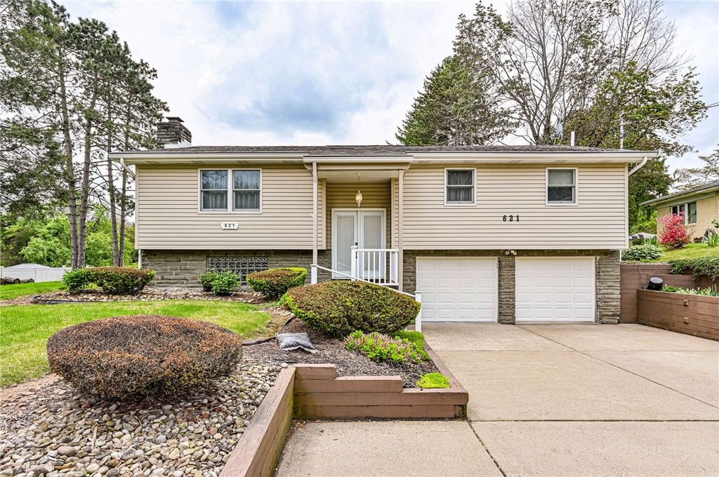621 Sandy Hill Rd, Manor, PA 15642