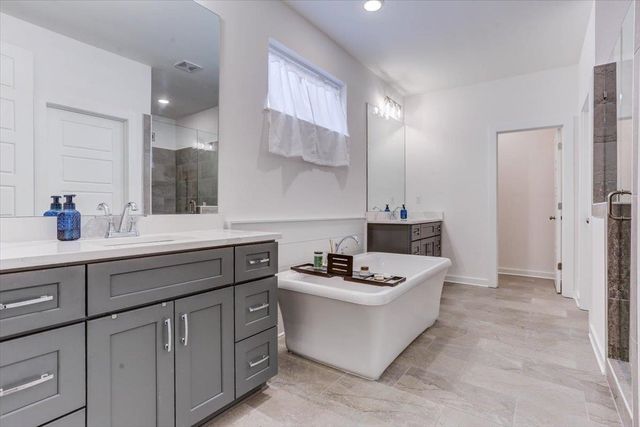 810 MEBANE RD, Oakland, TN 38060