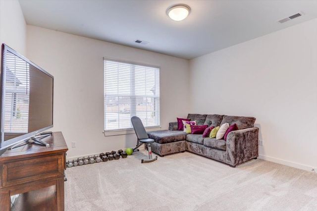 810 MEBANE RD, Oakland, TN 38060