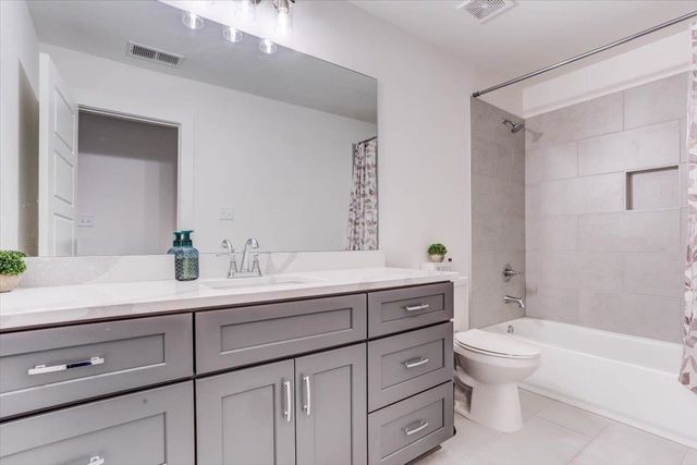 810 MEBANE RD, Oakland, TN 38060