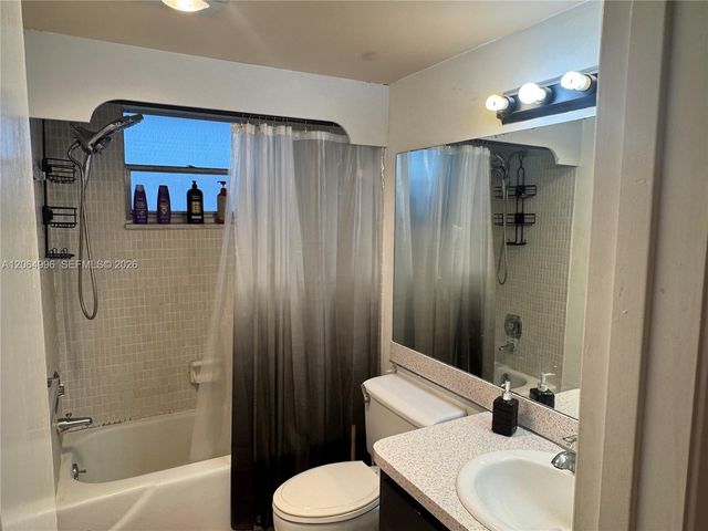 950 Hillcrest Drive 411, Hollywood, FL 33021