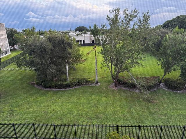 950 Hillcrest Drive 411, Hollywood, FL 33021