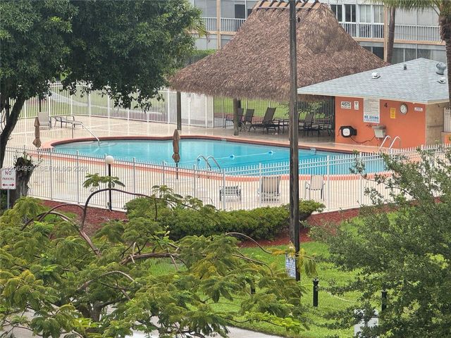 950 Hillcrest Drive 411, Hollywood, FL 33021