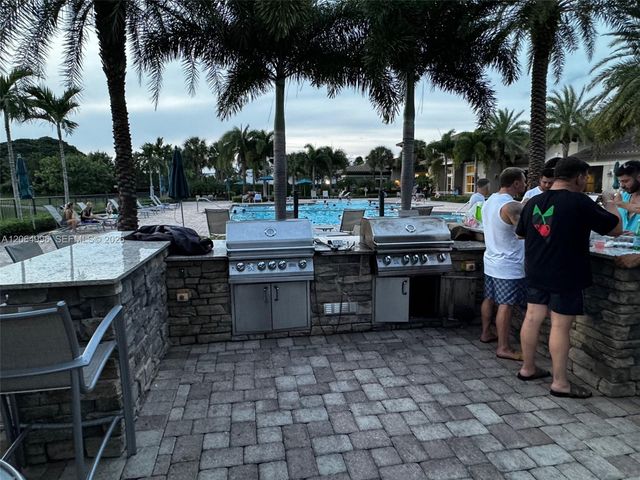 950 Hillcrest Drive 411, Hollywood, FL 33021