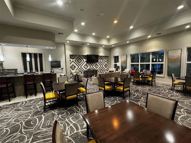 950 Hillcrest Drive 411, Hollywood, FL 33021