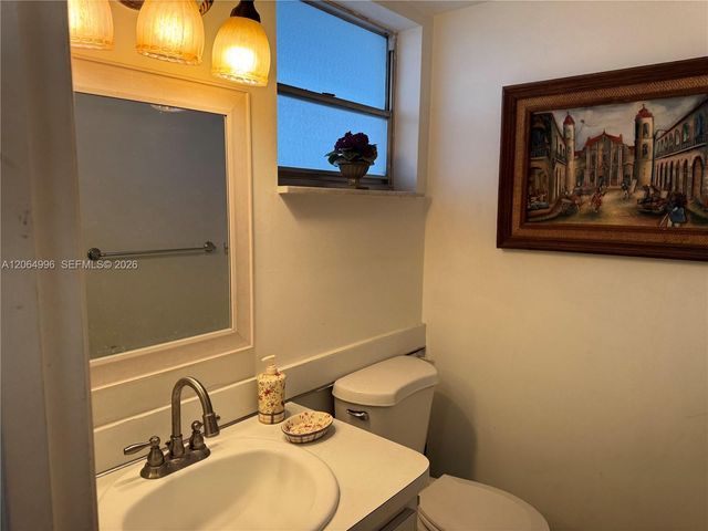 950 Hillcrest Drive 411, Hollywood, FL 33021