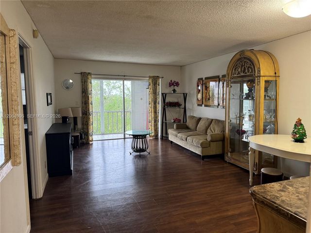 950 Hillcrest Drive 411, Hollywood, FL 33021