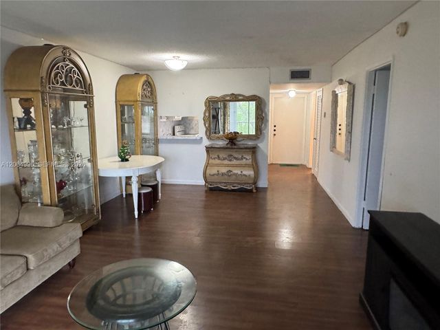 950 Hillcrest Drive 411, Hollywood, FL 33021