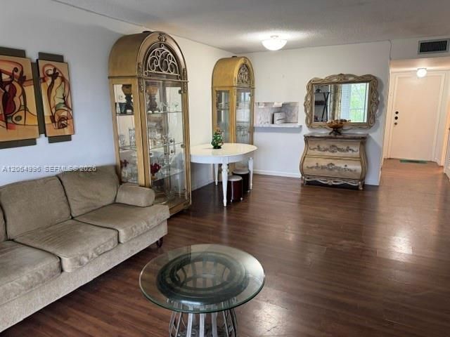 950 Hillcrest Drive 411, Hollywood, FL 33021