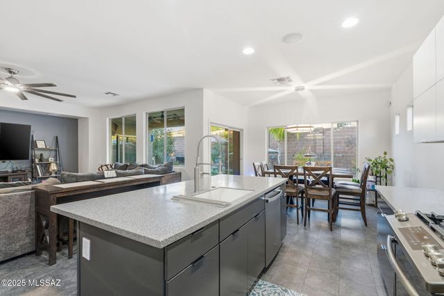 1536 W Sage Brook Court Court, Oro Valley, AZ 85737