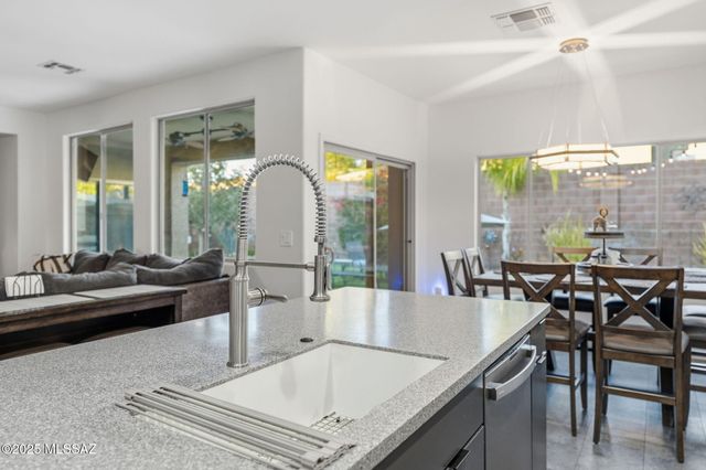 1536 W Sage Brook Court Court, Oro Valley, AZ 85737