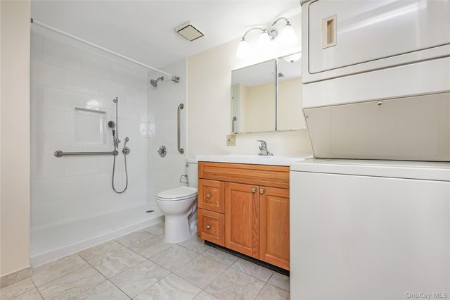 20 Laurel Avenue 55, East Islip, NY 11730