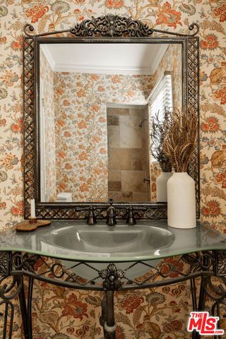 1737 N Stanley Avenue, Los Angeles, CA 90046