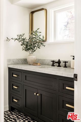 1737 N Stanley Avenue, Los Angeles, CA 90046