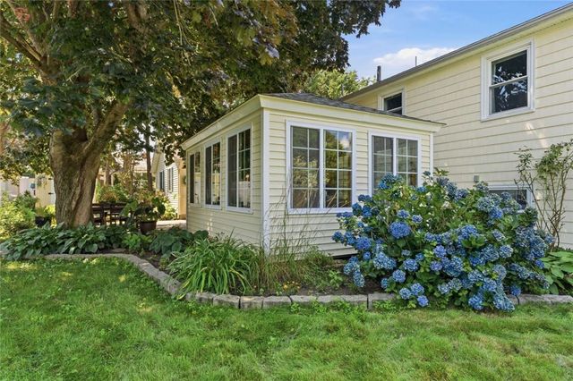 9 Therese Street, Narragansett, RI 02882