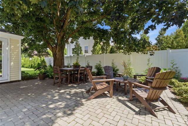 9 Therese Street, Narragansett, RI 02882