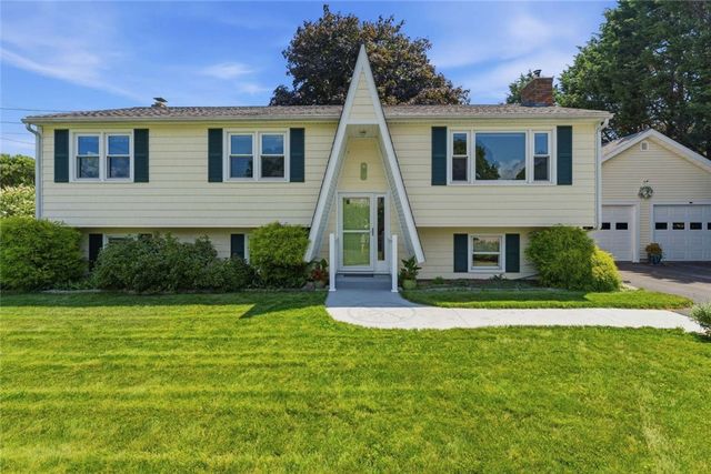 9 Therese Street, Narragansett, RI 02882