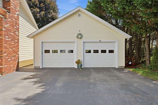 9 Therese Street, Narragansett, RI 02882