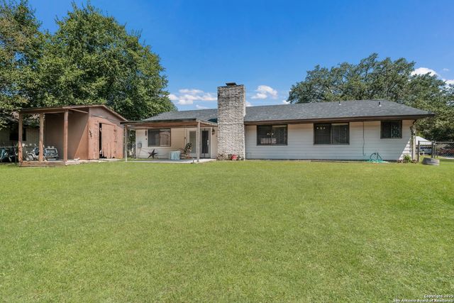 106 Forest, Seguin, TX 78155