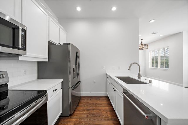 2924 Leeland Street, Houston, TX 77003