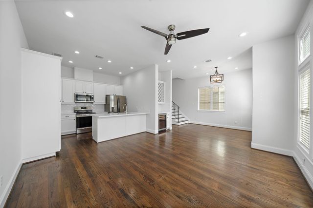 2924 Leeland Street, Houston, TX 77003